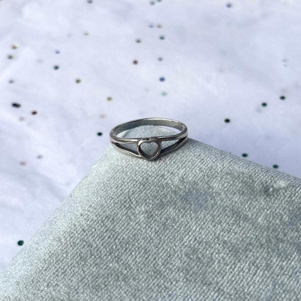Vintage 925 Sterling Silver Heart Ring